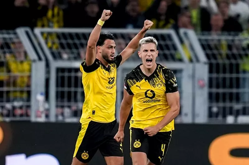 بهدف أديمي.. بروسيا دورتموند يعبر فولفسبورج بالدوري الألماني